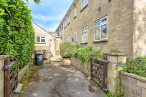 Entrance & Driveway- click for photo gallery